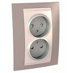 UNICA PLUS - PRIZA DUBLA COMPLETA , UK - 4 M - FILDES/NURCA