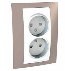 UNICA PLUS - PRIZA DUBLA COMPLETA , UK - 4 M - ALB/NURCA